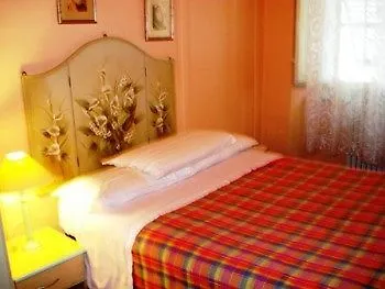 Petite Maison Sainte Justine Hotel 3*
